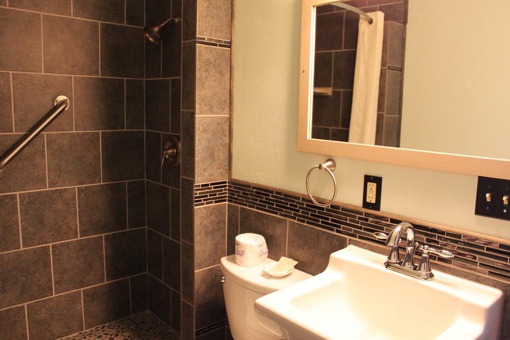 Wild Chinook Inn Голд-Бич Экстерьер фото